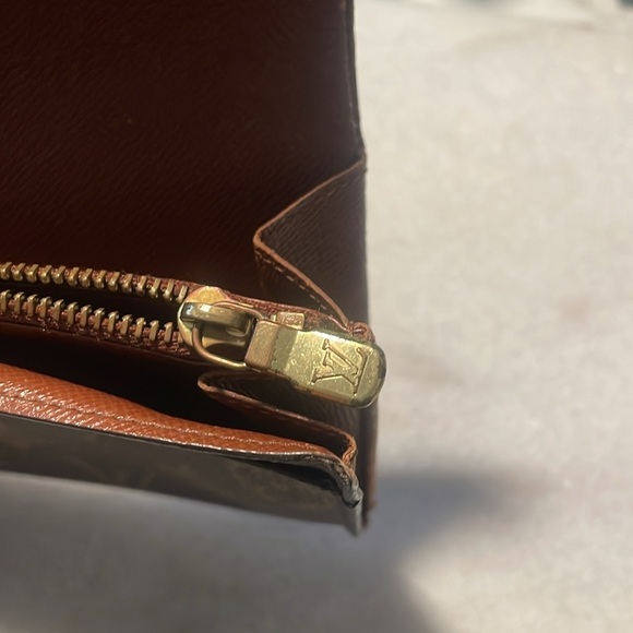 Vintage Louis Vuitton wallet - Picture 10 of 14